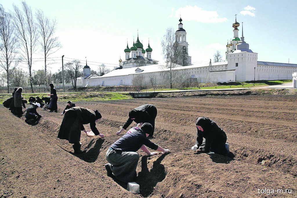 Монастырь жить там