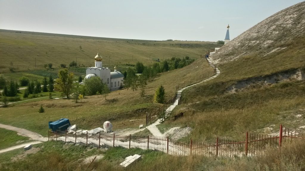 Пещерный монастырь в Костомарове