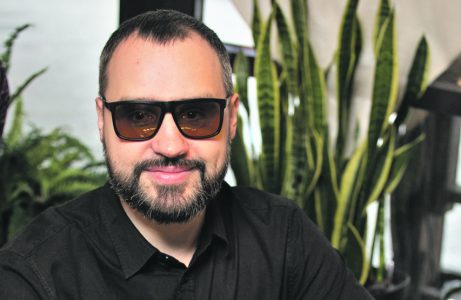 Слепой музыкант Алексей Геращенко: Я не дал снять с себя крестик