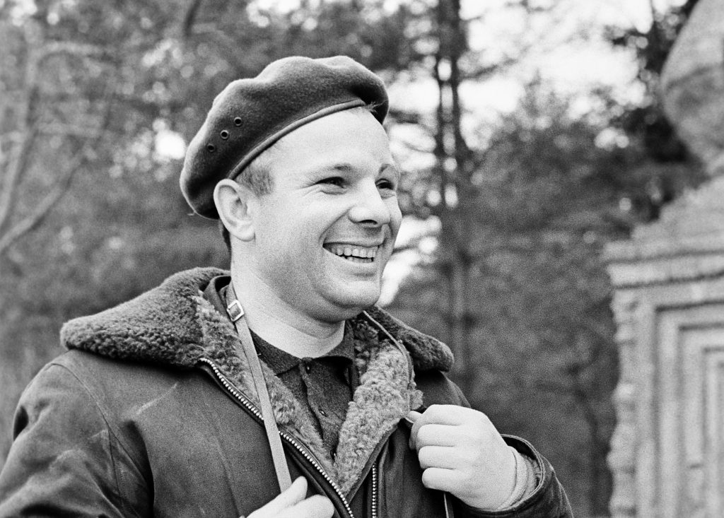Юрий Гагарин призывал возродить храм Христа Спасителя