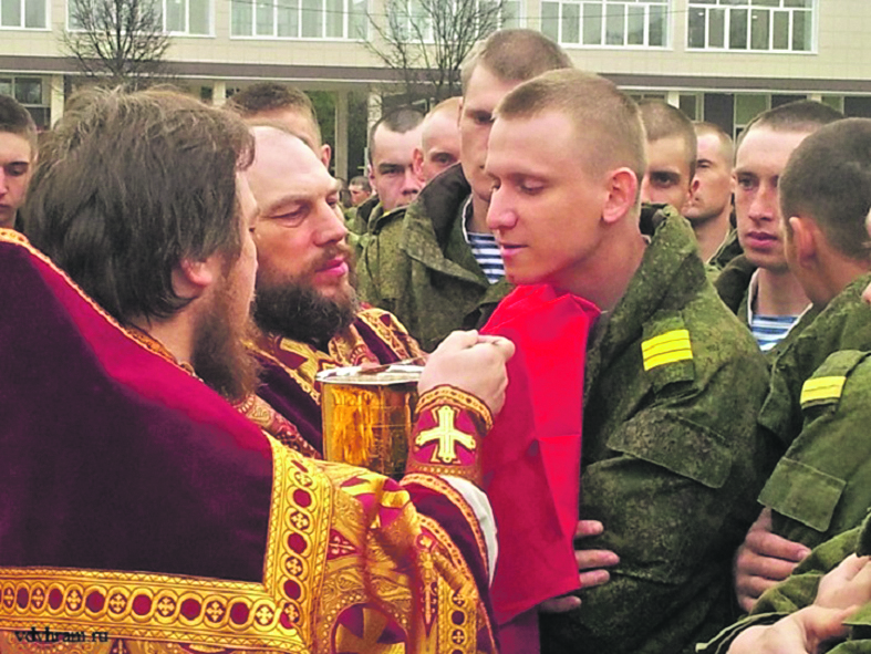 «На передовой от причастия не отказываются»